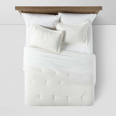  Family-Friendly Comforter & Sham Set Chambray - Threshold™