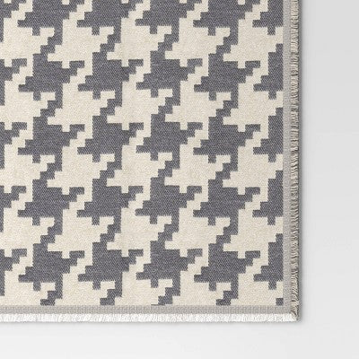  50''x60'' Oversized Chenille Woven Houndstooth Throw Blanket Gray/Neutral - Threshold™