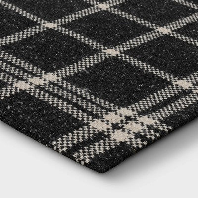  2'x3' Indoor/Outdoor Woven Tapestry Rug Black - Threshold™