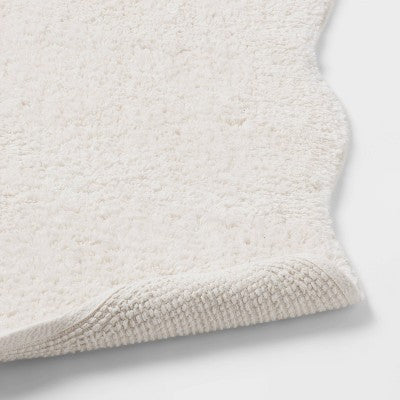  20"x30" Scallop Bath Rug Cream - Threshold™