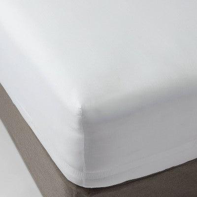  300 Thread Count Ultra Soft Fitted Sheet - Threshold